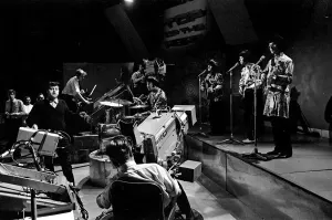Die Tremelos spielen bei Rehearsal für Top of the Pops von der BBC mit dem Song Silence Is Golden