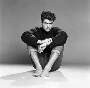 Georg Michael aus dem Teenie-Pop-Duo Wham! posiert im Studio am 26. Oktober 1982