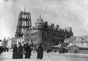 Lancashire Drucke: Die Blackpoolsche Turm im Bau