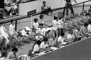 Die Olympischen Spiele von Rom im Sommer 1976 in Kanada; Aufgenommen wurde die rumänische Turngruppe