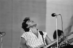 Bruce Springsteen Drucke: Bruce Springsteen spielt am St-James-Park in Newcastle im Vereinigten Königreich