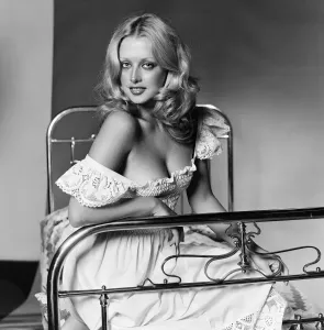 Kathleen Downes ist Modell am Freitag, dem 29.August 1975