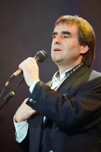 Chris De Burgh auftritt während The Simple Truth.