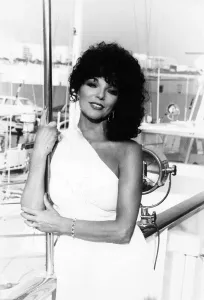 Joan Collins auf der Quay am Filmfestival in Cannes - Mai 1979