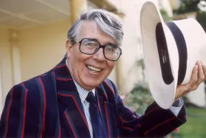 Fernsehmoderator und ehemaliger Moderator der Show „Der Preis ist richtig“ Leslie Crowther