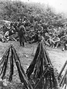 Sozialistische Parteien vorbereiten sich auf einen Angriff, den 28. September 1941