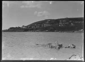 Drucke von Das Haus wird über dem Rock-Towers-Hotel erbaut Looe Drucke: Hannaford aus zweiter Strand, Ost-Looe