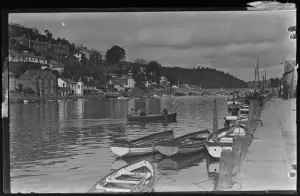Drucke von Ferryman Looe Drucke: Brücke und West-Looe in Ostloo