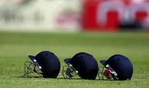 Australia V England Cricket Drucke: Cricketers Helmets