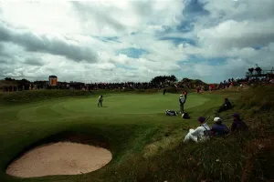 General View Of A Golf Course Drucke: 10th Green