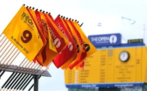 St Andrews Golf Course Drucke: Course Flags & Scoreboard