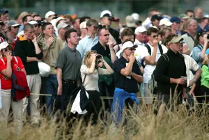 Mensen bei der britischen Meisterschaft im Golfsport