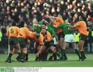 Ireland V Australia Rugby Drucke: John Eales Rises Above Pack