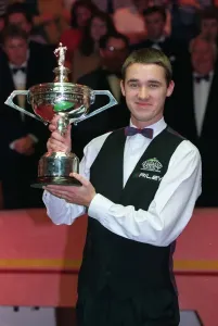 Professional Snooker Players Drucke: Stephen Hendry With Trophy