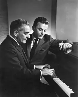 Alan Jay Lerner (mit Zigarette)