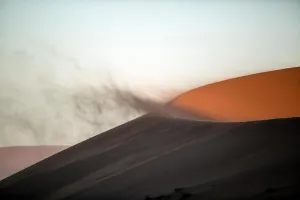 Erstes Sand abblästen von einer Dünen