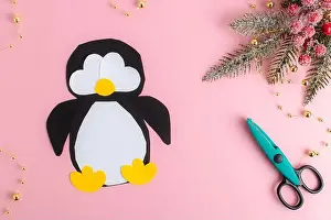 DIY. Schritt-für-Schritt-Anleitung, um einen Pinguin aus Papier zu machen. Schritt 1.