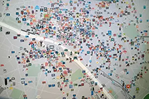 Drucke von Zwei Rätsel für die Stadt der Liebe. Die Kapitale des Pariser Expos sind: Eiffelturm und Louvre Straßenkunst Graffiti Drucke: Frankreich,Paris,Expocapitales