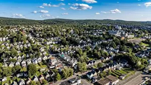 Spätes Sommerfrühherbst luftgestützt Drohne Foto des Skyline von Scranton in Pennsylvania September 2024