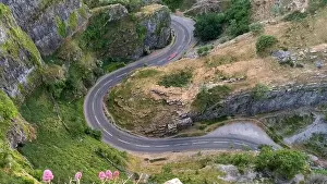 Niedriger Winkel von The Cheddar Gorge mit einem Drohnen