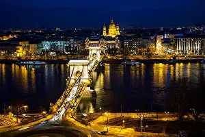 Übersicht über Budapest bei Nacht.