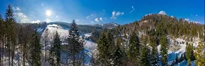 Umfassende Aussicht auf die Winterberge
