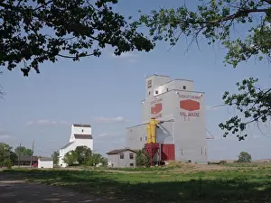 Wiederhergestellt im Jahr 1927 sind die Getreidespeicher in Val Marie (Saskatchewan), Teil des Palliser-Triangles