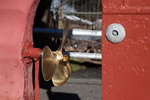 Opferanode am Ruder mit Propeller.