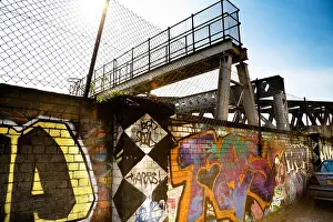 Drucke von Stadtverfall Wüste entmündigtes Gebiet Stadt trostlos Straßenkunst Graffiti Drucke: Stadtverfall Wüste entmündigtes Gebiet Stadt trostlos