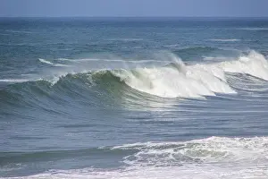 Wellen auf Teufel beach in Rio de Janeiro.