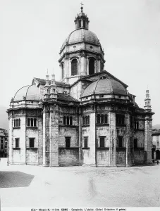 European Renaissance Architecture Photos Drucke: The apse area of the Cathedral of Como