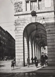 Italian Building Elements Drucke: Arcade of Chiozza House, Trieste