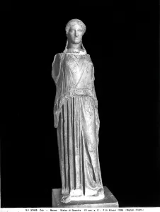 Ancient Civilization European Artifacts Drucke: Armless statue of the goddess Demeter. Archaeological Museum of Kos