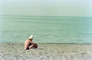 Vintage Beachwear Clothing Drucke: Bather on the beach of Cecina