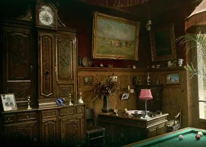 Bibliothekssaal mit Billardtisch