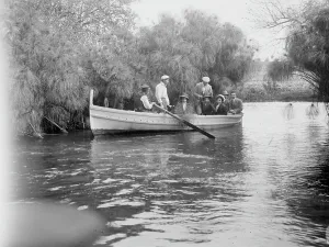 Small Boat Transportation Drucke: Boat trip