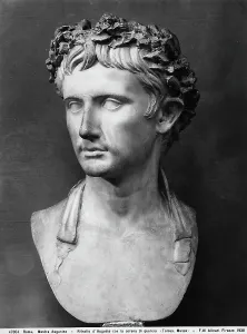 Roman Art Museum Pieces Drucke: Bust-portrait of Augustus