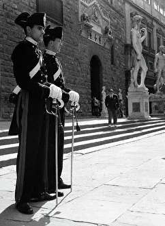 Drucke von Karabiniere in Piazza della Signoria zu Florenz Michelangelo Buonarroti Drucke: Piazza della Signoria