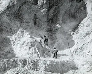 Raw Material Extraction Process Drucke: In the cave