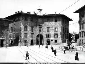 Renaissance Europe Drucke: The Clock Palace in Cavalieri Square in Pisa