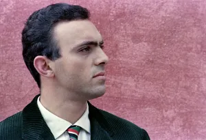 Vintage Menswear Accessories Drucke: Close up of a man in profile