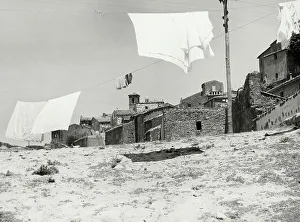 Italian Rural Landscape Photography Drucke: Clothes drying in the sun