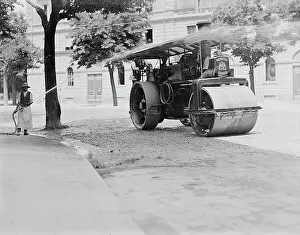 Rullo compressore in einer Straße von Florenz