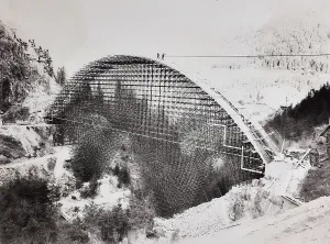 Railway Bridge Architecture Drucke: Construction of a railway bridge