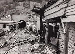 Railway Tunnel Architecture Drucke: Construction site for a tunnel
