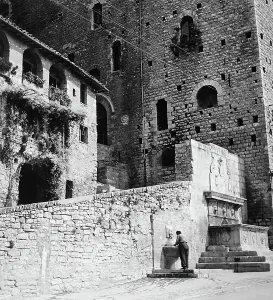 Renaissance Architecture In Europe Drucke: The Fonte Marcella in Assisi