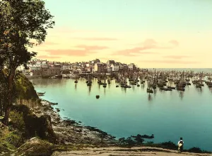 Waterfront Housing Structure Drucke: The harbour of Douarnenez