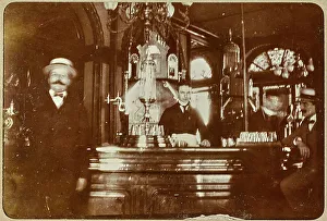 Straw Hat Fashion Drucke: Interior of a bar in Milan