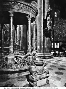 Renaissance Architecture Styles Drucke: Interior of the Cathedral of Como with the Baptistery on the left