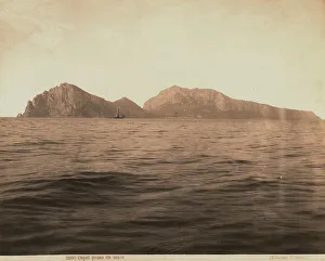 Small Boat On Water Drucke: The island of Capri